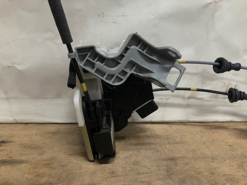 Замок двери задний правый ELANTRA MD 10-15 2011 Седан 1.8L DOHC MPFI D-CVVT