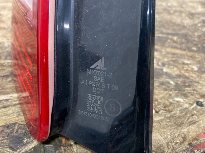 Фонарь наружный левый SUZUKI KIZASHI 09-14 Седан 2.4