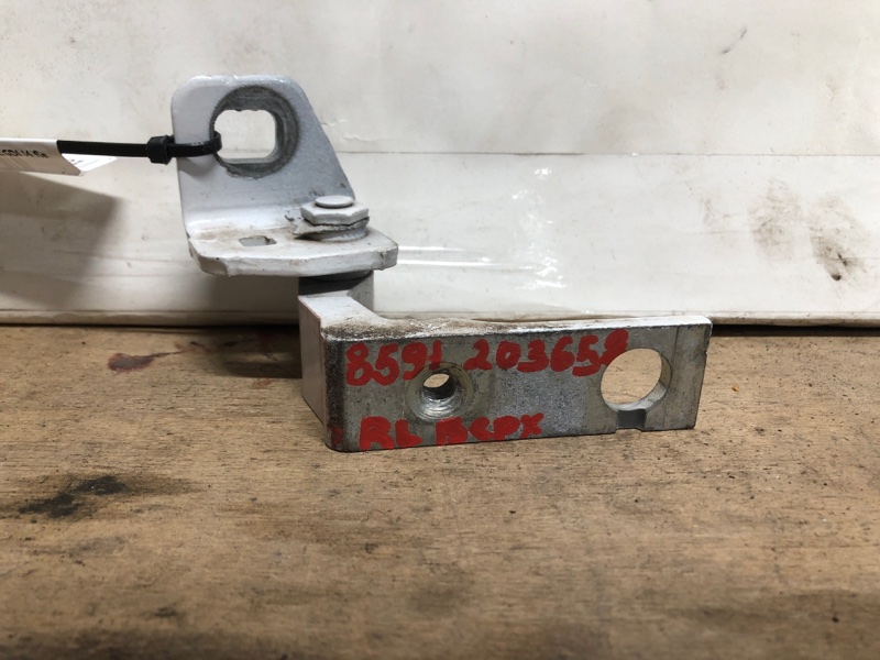 Петля двери верхняя задняя левая FORD FOCUS 10-18 2013 Хетчбек 2.0 C20HDEX CP9Z-5422801-A Б/У