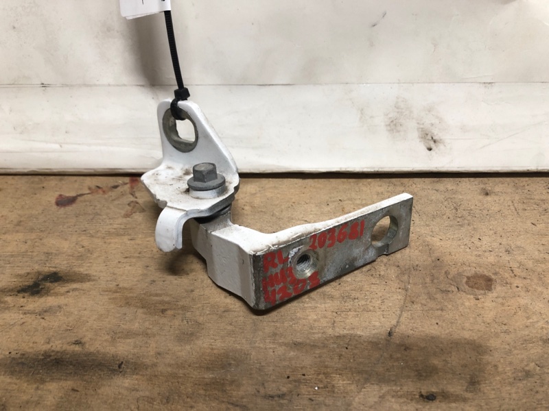 Петля двери нижняя задняя левая FORD FOCUS 10-18 2012 Хетчбек 2.0L GDI I4 flex fuel engine CP9Z-5422811-A Б/У