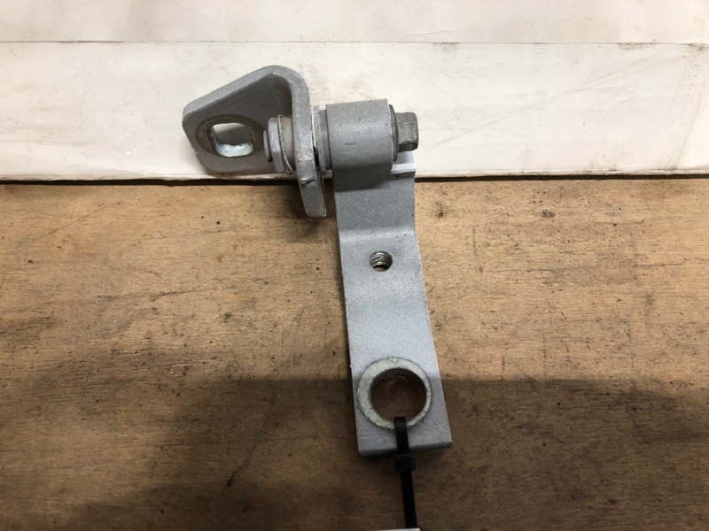 Петля двери верхняя передняя левая FOCUS 10-18 2013 Хетчбек 2.0 C20HDEX