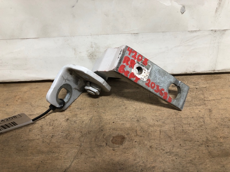 Запчасть петля двери верхняя задняя правая FORD FOCUS 10-18 2012 Хетчбек 2.0L GDI I4 flex fuel engine CP9Z-5422800-A Б/У Петля двери верхняя задняя правая FORD FOCUS 10-18 2012 Хетчбек 2.0L GDI I4 flex fuel engine CP9Z-5422800-A Б/У