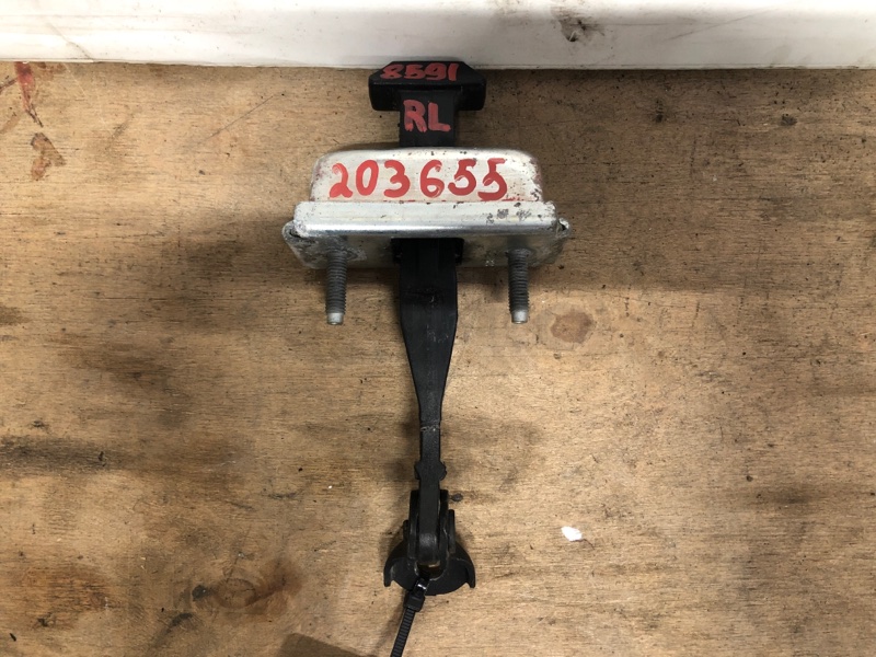 Ограничитель двери задний левый FORD FOCUS 10-18 2013 Хетчбек 2.0 C20HDEX CP9Z-5827204-A Б/У