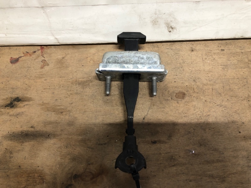 Ограничитель двери задний левый FORD FOCUS 10-18 Хетчбек 2.0 C20HDEX