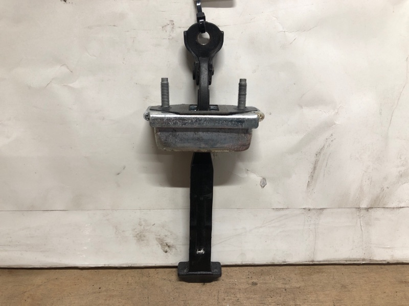 Ограничитель двери передний левый FOCUS 10-18 2013 Хетчбек 2.0 C20HDEX