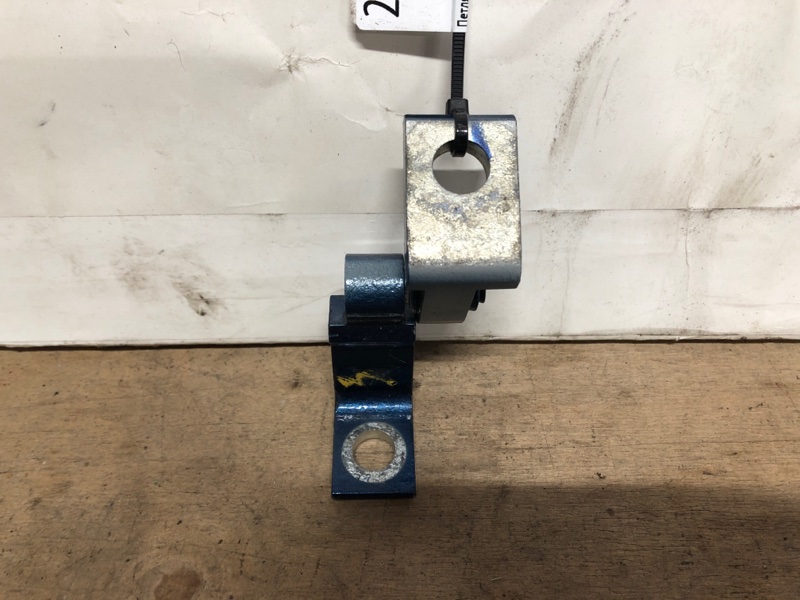 Петля двери верхняя задняя правая JETTA USA 10-17 2017 Седан 1.4L TSI I-4 Turbocharged Петля двери верхняя задняя правая JETTA USA 10-17 2017 Седан 1.4L TSI I-4 Turbocharged