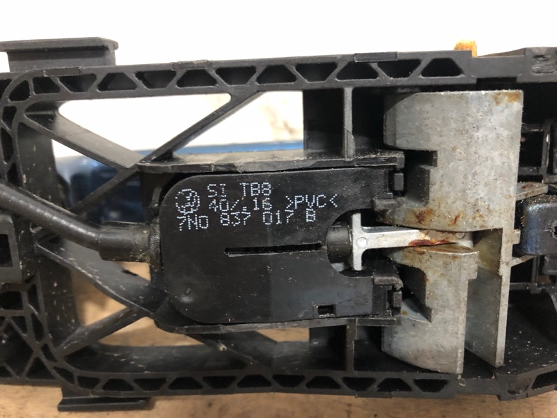 Ручка двери наружная задняя левая VOLKSWAGEN JETTA USA 10-17 Седан 1.4L TSI I-4 Turbocharged Ручка двери наружная задняя левая VOLKSWAGEN JETTA USA 10-17 Седан 1.4L TSI I-4 Turbocharged