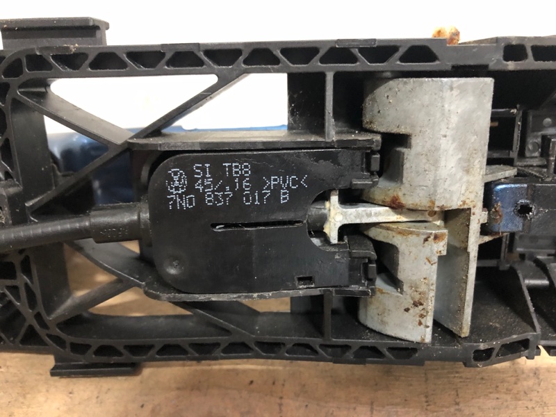 Ручка двери наружная задняя правая VOLKSWAGEN JETTA USA 10-17 Седан 1.4L TSI I-4 Turbocharged Ручка двери наружная задняя правая VOLKSWAGEN JETTA USA 10-17 Седан 1.4L TSI I-4 Turbocharged