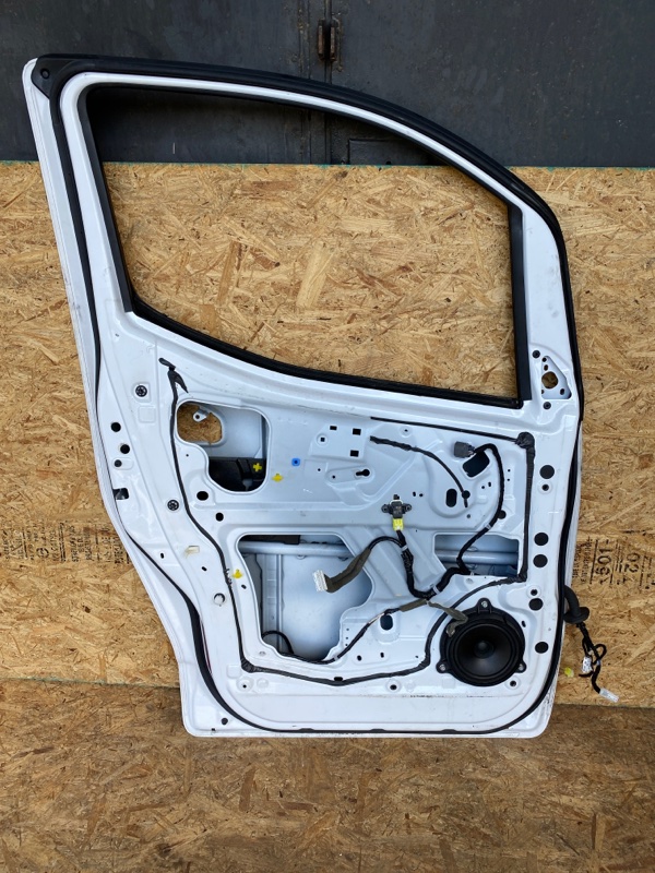 Дверь передняя левая NV200 USA 13- 2017 Минивэн 2.0L 4