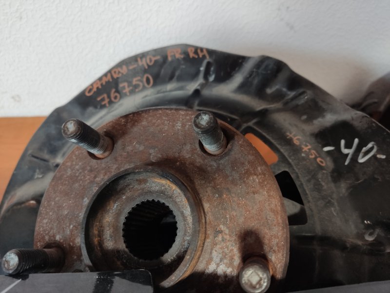 Кулак поворотный передний правый TOYOTA CAMRY 40 06-11 43211-58010 Б/У