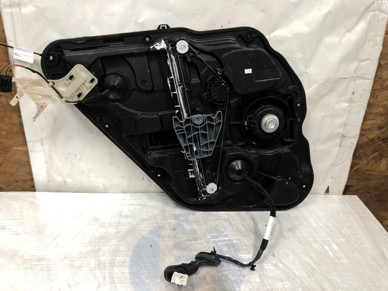 Стеклоподъемник задний правый HYUNDAI SONATA YF 10-14 2.4L 4