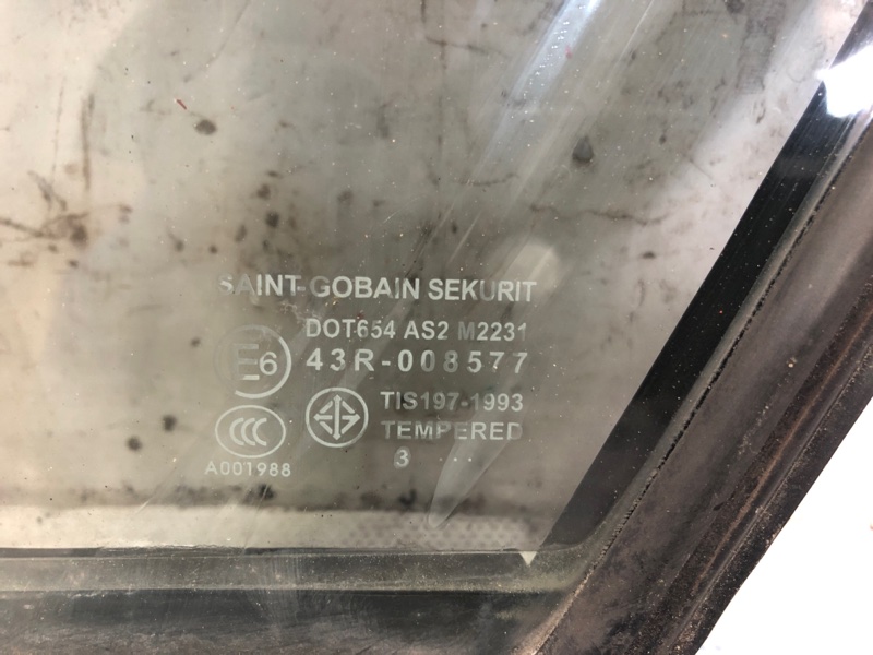 Стекло двери глухое заднее левое 3 BK 03-08 2004 Седан 2.3 Стекло двери глухое заднее левое 3 BK 03-08 2004 Седан 2.3