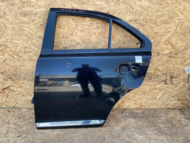 Дверь задняя левая SUZUKI KIZASHI 09-14 2011 Седан 2.4 68004-57830 Б/У