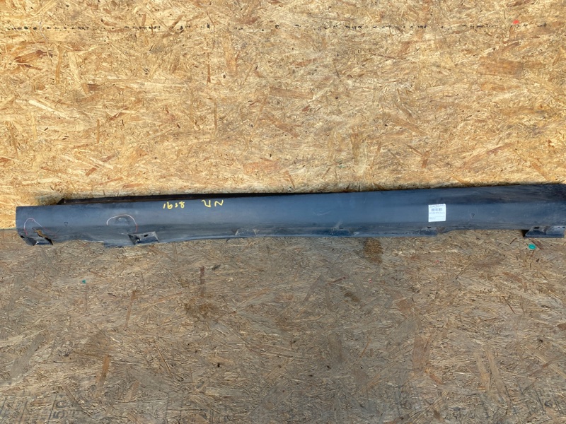 Накладка порога наружная левая FORD FOCUS 10-18 2012 Хетчбек 2.0L GDI I4 flex fuel engine CP9Z-581017-7B Б/У