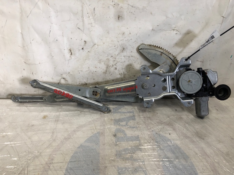 Стеклоподъемник передний правый KIZASHI 09-14 2011 Седан 2.4 Стеклоподъемник передний правый KIZASHI 09-14 2011 Седан 2.4