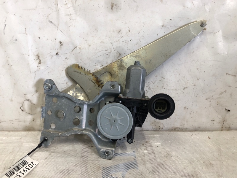 Стеклоподъемник задний правый SUZUKI KIZASHI 09-14 2011 Седан 2.4 83501-81J11 Б/У