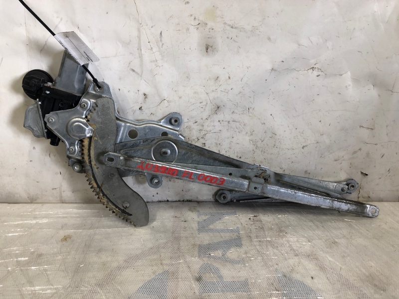 Стеклоподъемник передний левый SUZUKI KIZASHI 09-14 2011 Седан 2.4 83402-57L01 Б/У