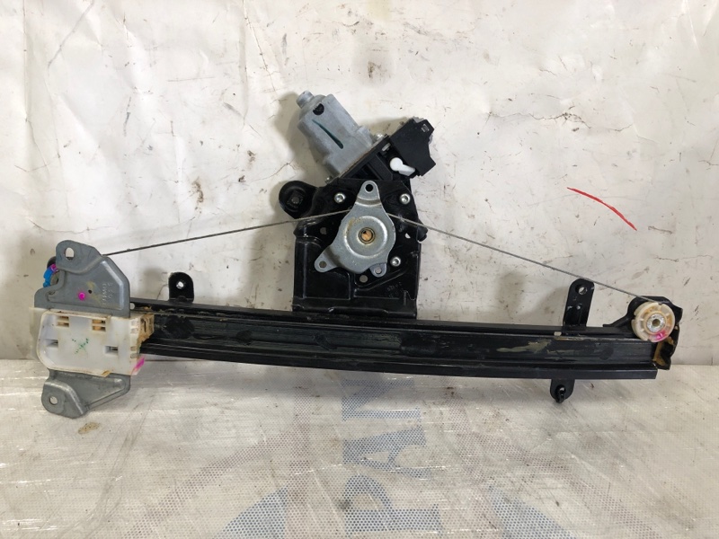 Стеклоподъемник передний правый NISSAN SENTRA B17 12-21 Седан 1.8 Стеклоподъемник передний правый NISSAN SENTRA B17 12-21 Седан 1.8