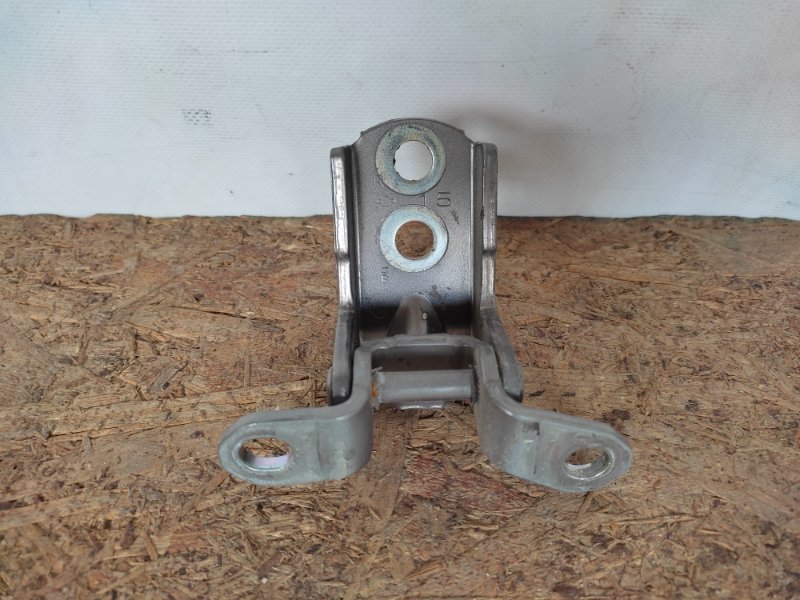 Петля двери нижняя задняя правая ROGUE 08-15 2011 2.5 QR25DE Петля двери нижняя задняя правая ROGUE 08-15 2011 2.5 QR25DE