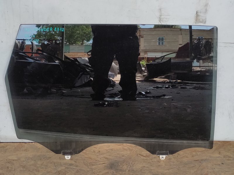 Запчасть стекло двери заднее правое NISSAN PATHFINDER R52 12-21 2014 3.5L 6 82300-3KA1A Б/У Стекло двери заднее правое NISSAN PATHFINDER R52 12-21 2014 3.5L 6 82300-3KA1A Б/У