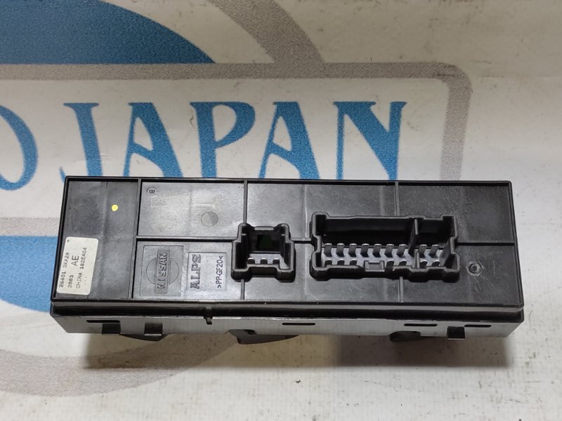 Блок управления стеклоподъемниками передний левый PATHFINDER R52 12-21 2014 3.5L 6