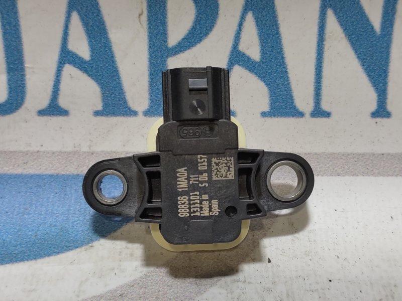 Датчик удара передний левый NISSAN PATHFINDER R52 12-21 2014 3.5L 6 98836-1MA0A Б/У