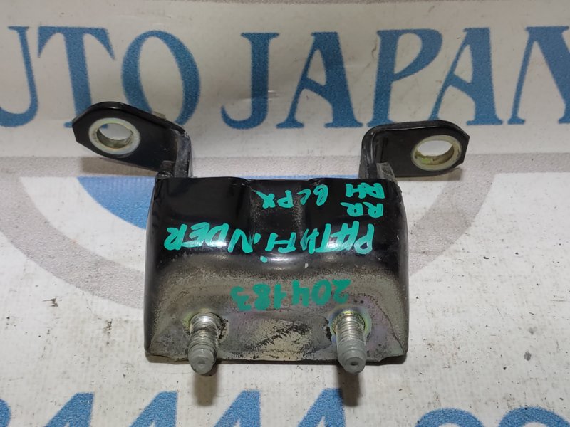 Петля двери верхняя задняя правая NISSAN PATHFINDER R52 12-21 2014 3.5L 6 82400-9N00A Б/У