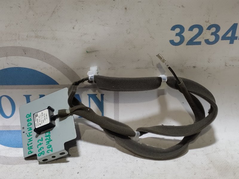 Запчасть антенна NISSAN PATHFINDER R52 12-21 2014 3.5L 6 25975-3KA0A Б/У Антенна NISSAN PATHFINDER R52 12-21 2014 3.5L 6 25975-3KA0A Б/У