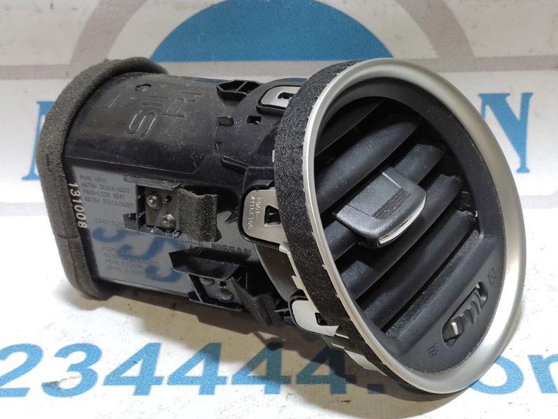 Дефлектор воздушный правый NISSAN PATHFINDER R52 12-21 2014 3.5L 6 68760-3KA2A Б/У