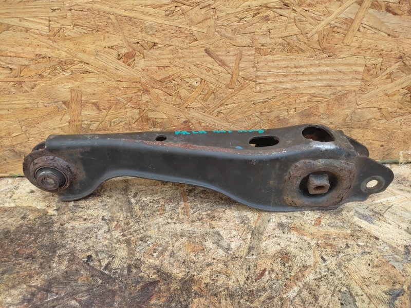 Рычаг задней подвески поперечный нижний задний левый NISSAN PATHFINDER R52 12-21 3.5L 6