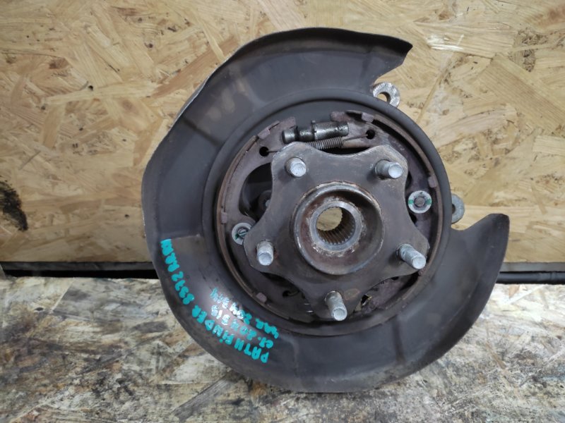 Цапфа задняя правая NISSAN PATHFINDER R52 12-21 2014 3.5L 6 43018-1AA0A Б/У