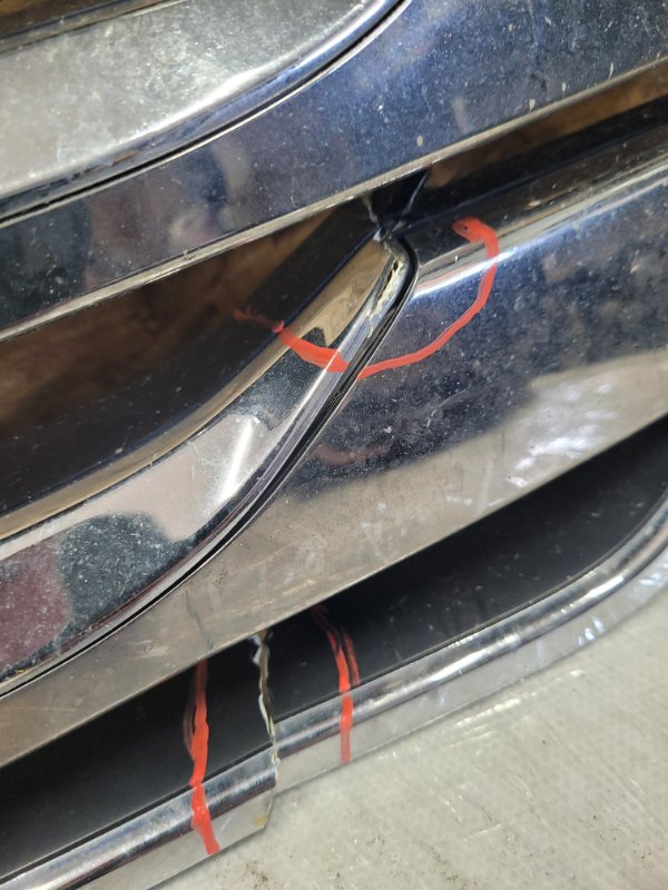 Решетка радиатора передняя HYUNDAI SANTA FE (DM) 12-18 Внедорожник