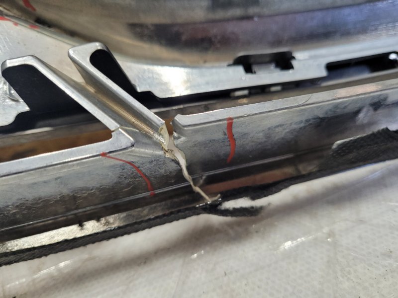 Решетка радиатора передняя SANTA FE (DM) 12-18 2013 Внедорожник