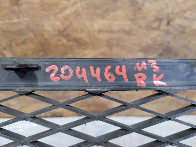 Решетка переднего бампера 3 BK 03-08 2004 Седан 2.3