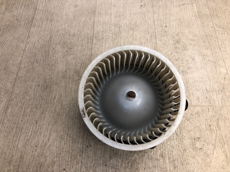 Моторчик печки KIA FORTE YD 12- YD 1.8 G4NB Моторчик печки KIA FORTE YD 12- YD 1.8 G4NB