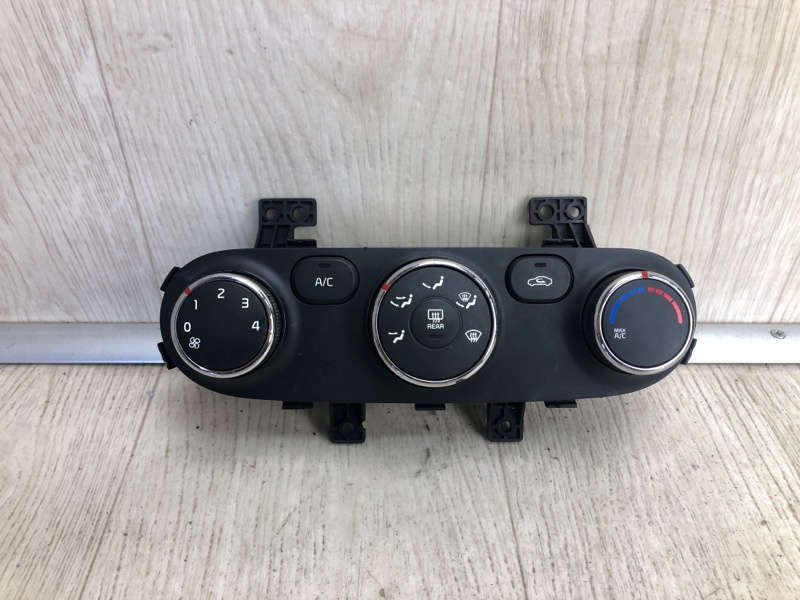 Запчасть блок управления печкой KIA FORTE YD 12- 2015 YD 1.8 G4NB 97250-A7052WK Б/У Блок управления печкой KIA FORTE YD 12- 2015 YD 1.8 G4NB 97250-A7052WK Б/У