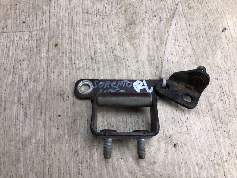 Петля крышки багажника задняя левая KIA SORENTO XM 09-14 2010 XM 3.5 G6DC 79710-2E000 Б/У