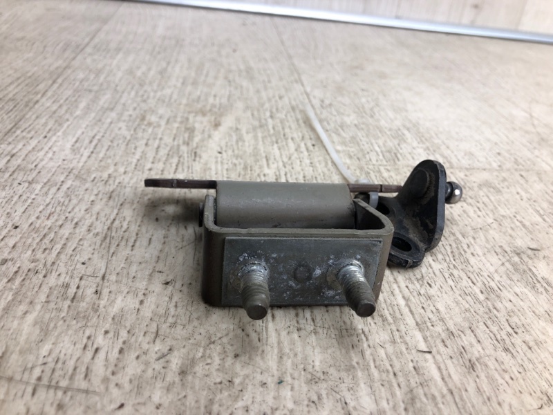 Петля крышки багажника задняя правая KIA SORENTO XM 09-14 XM 3.5 G6DC Петля крышки багажника задняя правая KIA SORENTO XM 09-14 XM 3.5 G6DC