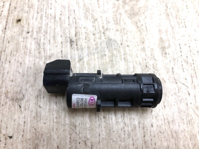 Запчасть датчик парктроника KIA SORENTO XM 09-14 2010 XM 3.5 G6DC 95700-1U100 Б/У Датчик парктроника KIA SORENTO XM 09-14 2010 XM 3.5 G6DC 95700-1U100 Б/У