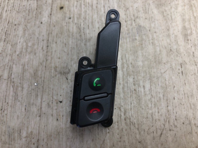 Запчасть кнопки на руль правые KIA SORENTO XM 09-14 2010 XM 3.5 G6DC 96720-2P100XMV Б/У Кнопки на руль правые KIA SORENTO XM 09-14 2010 XM 3.5 G6DC 96720-2P100XMV Б/У