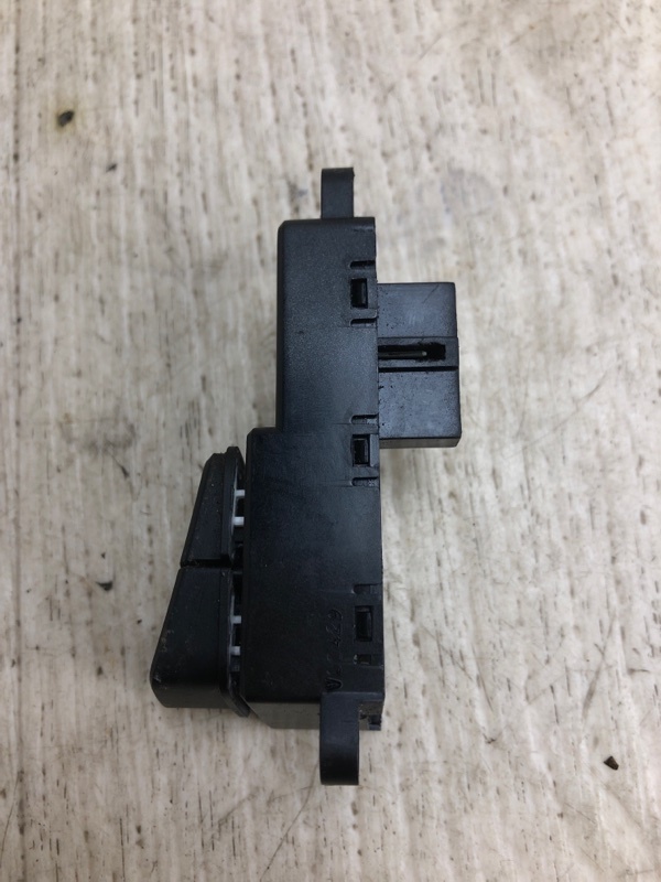 Кнопки на руль правые SORENTO XM 09-14 2010 XM 3.5 G6DC Кнопки на руль правые SORENTO XM 09-14 2010 XM 3.5 G6DC