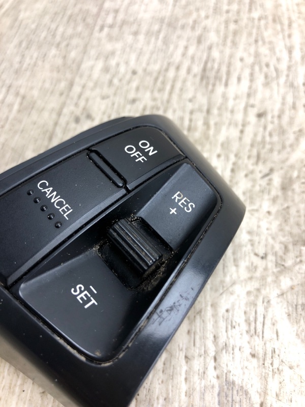 Кнопки на руль правые SORENTO XM 09-14 2010 XM 3.5 G6DC