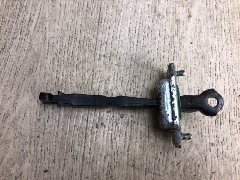 Ограничитель двери задний правый SORENTO XM 09-14 2010 XM 3.5 G6DC Ограничитель двери задний правый SORENTO XM 09-14 2010 XM 3.5 G6DC