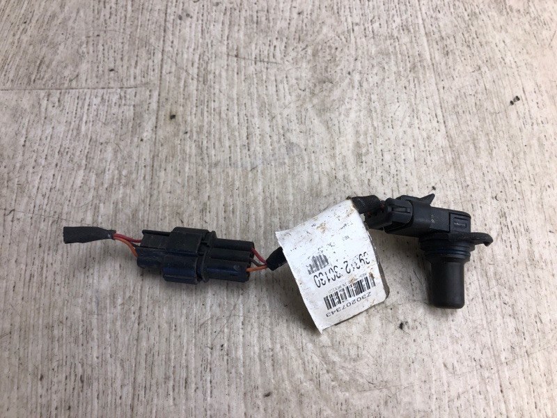 Запчасть датчик положения распредвала KIA SORENTO XM 09-14 2010 XM 3.5 G6DC 39318-3C100 Б/У Датчик положения распредвала KIA SORENTO XM 09-14 2010 XM 3.5 G6DC 39318-3C100 Б/У