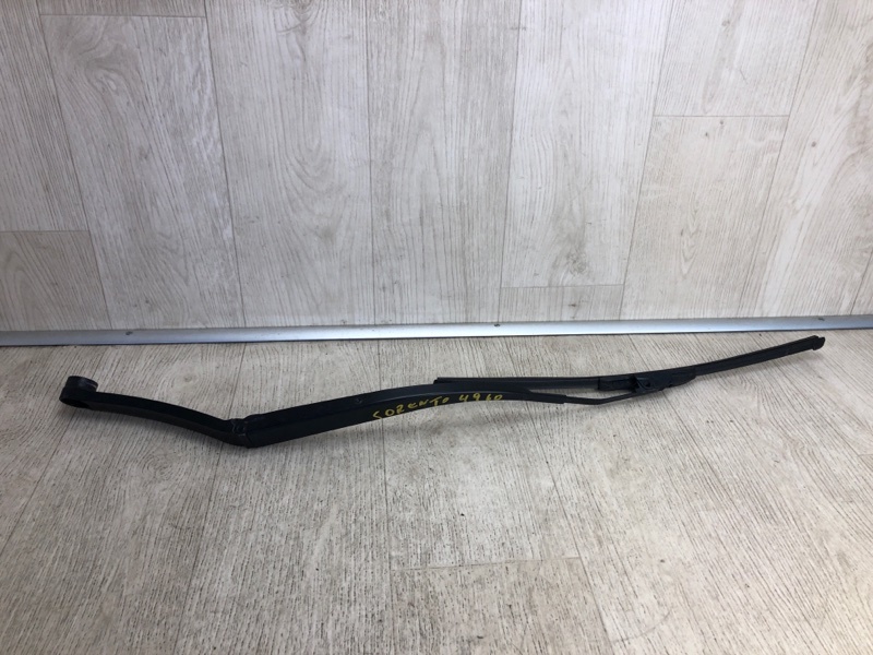 Поводок стеклоочистителя передний правый KIA SORENTO XM 09-14 2010 XM 3.5 G6DC 98320-1U000 Б/У