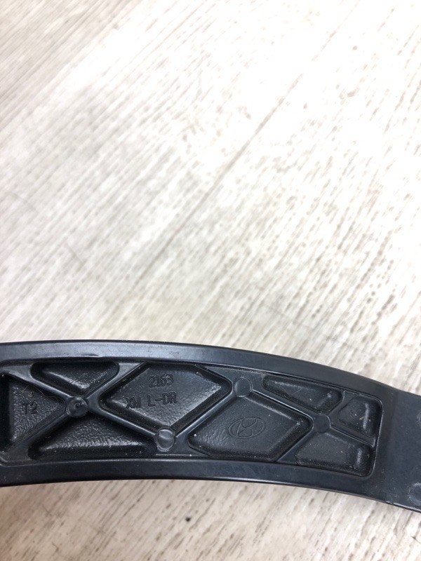 Поводок стеклоочистителя передний левый KIA SORENTO XM 09-14 XM 3.5 G6DC