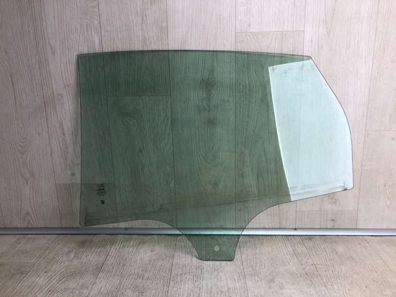 Стекло двери заднее правое FORD FOCUS 10-18 BK 2.0 XQDA