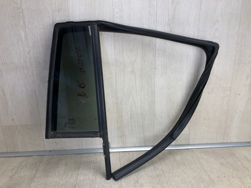 Запчасть стекло двери глухое заднее правое JEEP COMPASS 06-16 2014 MK49 2.0 ECN 5160064AH Б/У Стекло двери глухое заднее правое JEEP COMPASS 06-16 2014 MK49 2.0 ECN 5160064AH Б/У