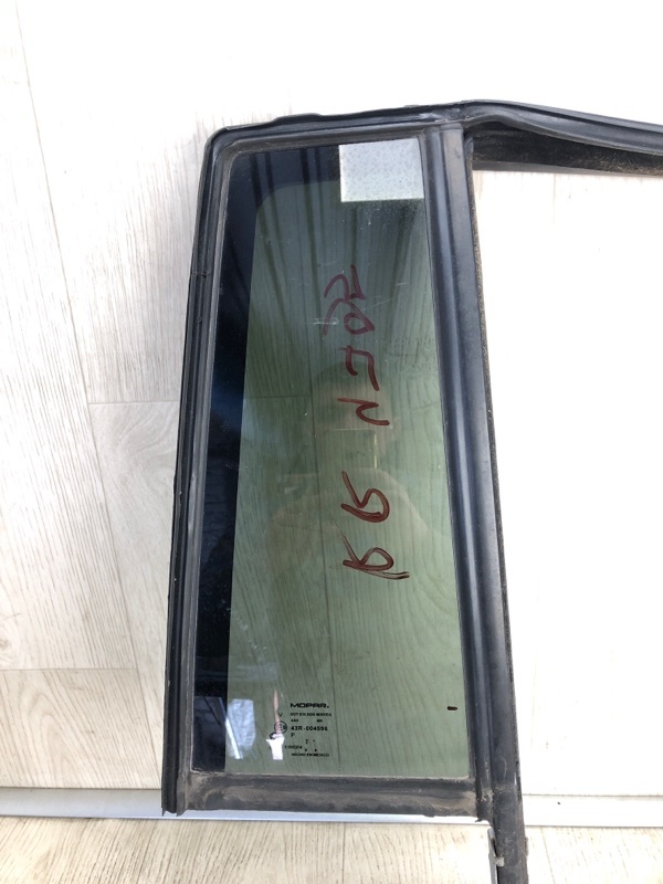 Стекло двери глухое заднее правое COMPASS 06-16 2014 MK49 2.0 ECN Стекло двери глухое заднее правое COMPASS 06-16 2014 MK49 2.0 ECN