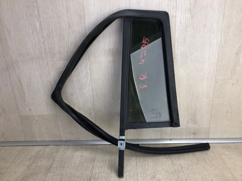 Стекло двери глухое заднее правое JEEP COMPASS 06-16 MK49 2.0 ECN Стекло двери глухое заднее правое JEEP COMPASS 06-16 MK49 2.0 ECN